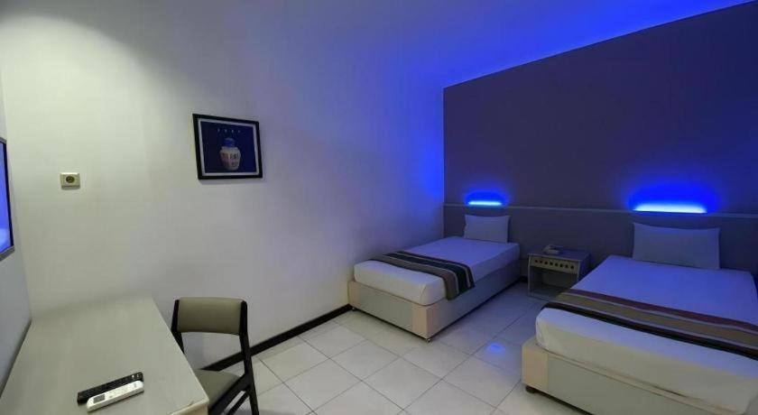 Kharisma Hotel Madiun Kültér fotó