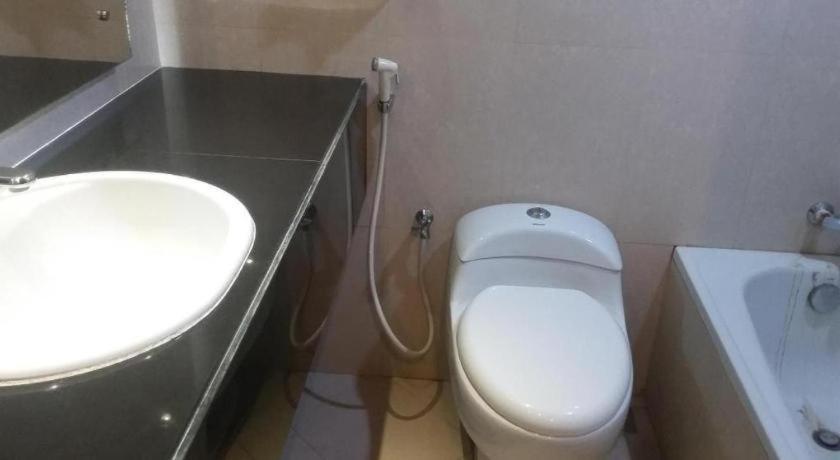 Kharisma Hotel Madiun Kültér fotó