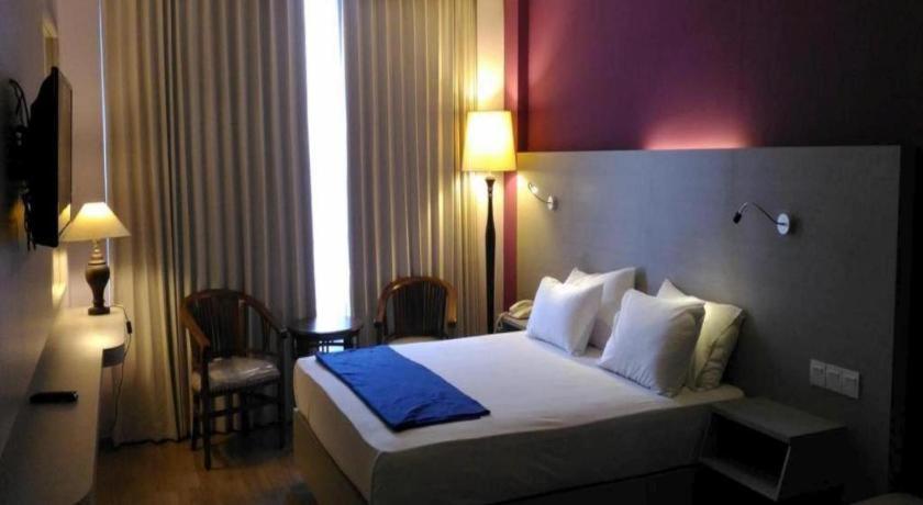 Kharisma Hotel Madiun Kültér fotó
