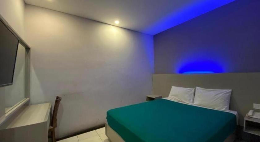 Kharisma Hotel Madiun Kültér fotó