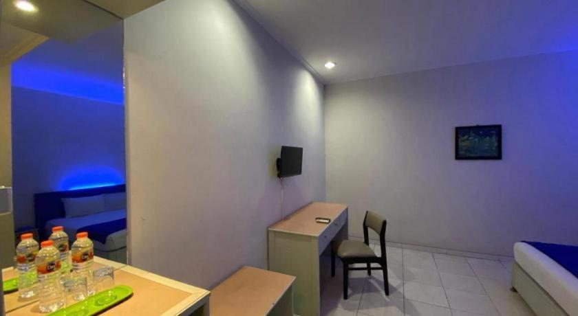 Kharisma Hotel Madiun Kültér fotó