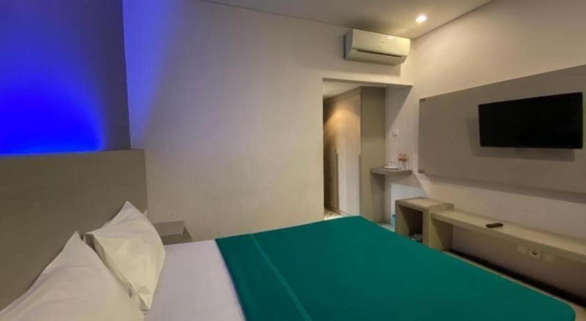 Kharisma Hotel Madiun Kültér fotó