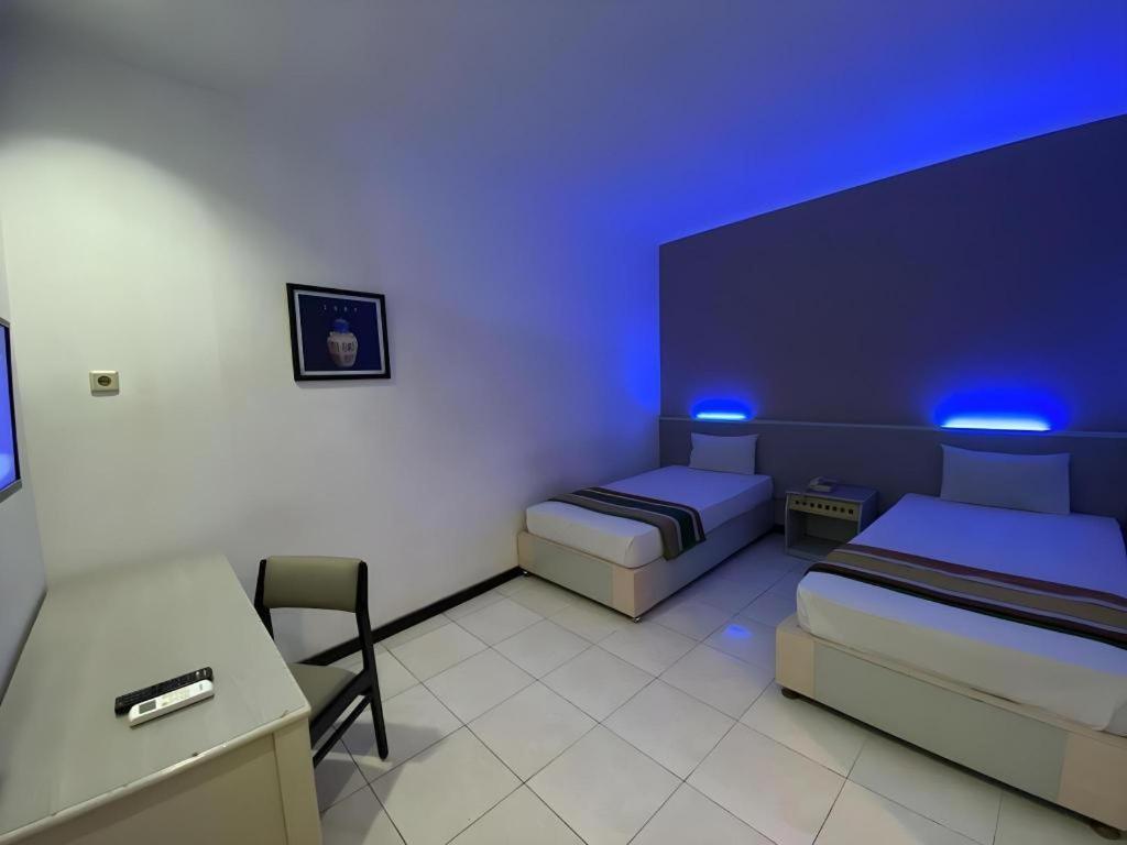 Kharisma Hotel Madiun Kültér fotó